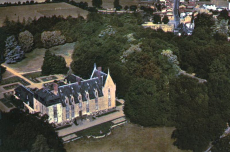 Vue aérienne du château de La Rabatelière